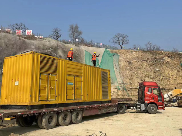 邵东发电机租赁如何根据测试结果判断机油泵的工作状态是否正常？